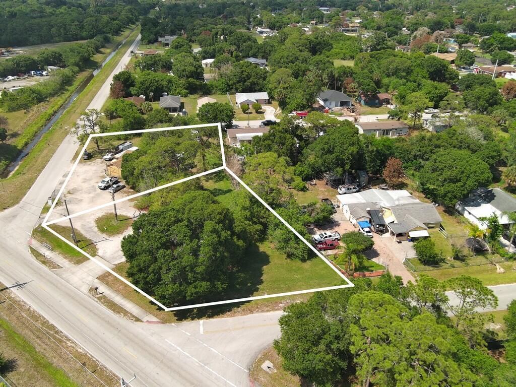 906 Angle Road, Fort Pierce, FL 34982 Photo