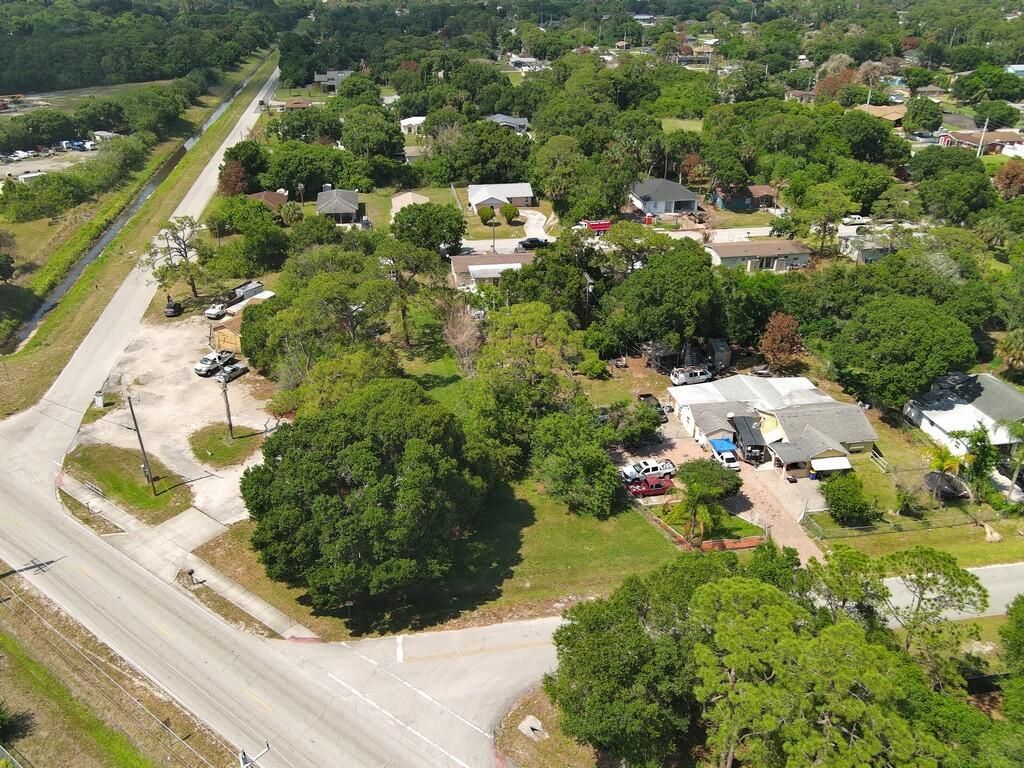 906 Angle Road, Fort Pierce, FL 34982 Photo