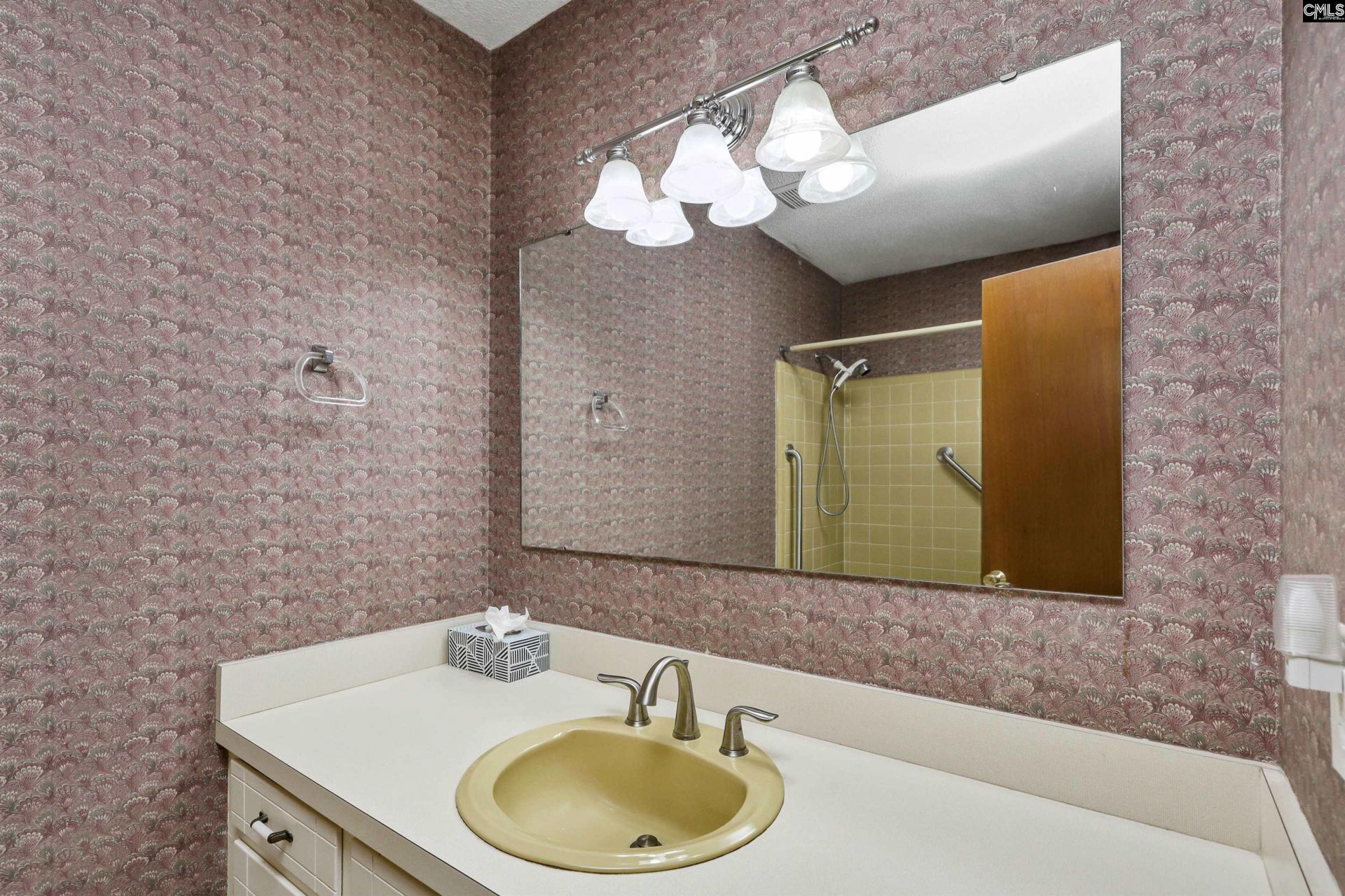 117 Springfield  Photo 21