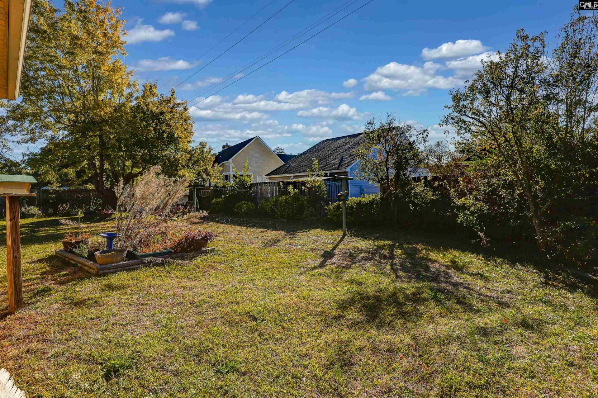117 Springfield  Photo 35