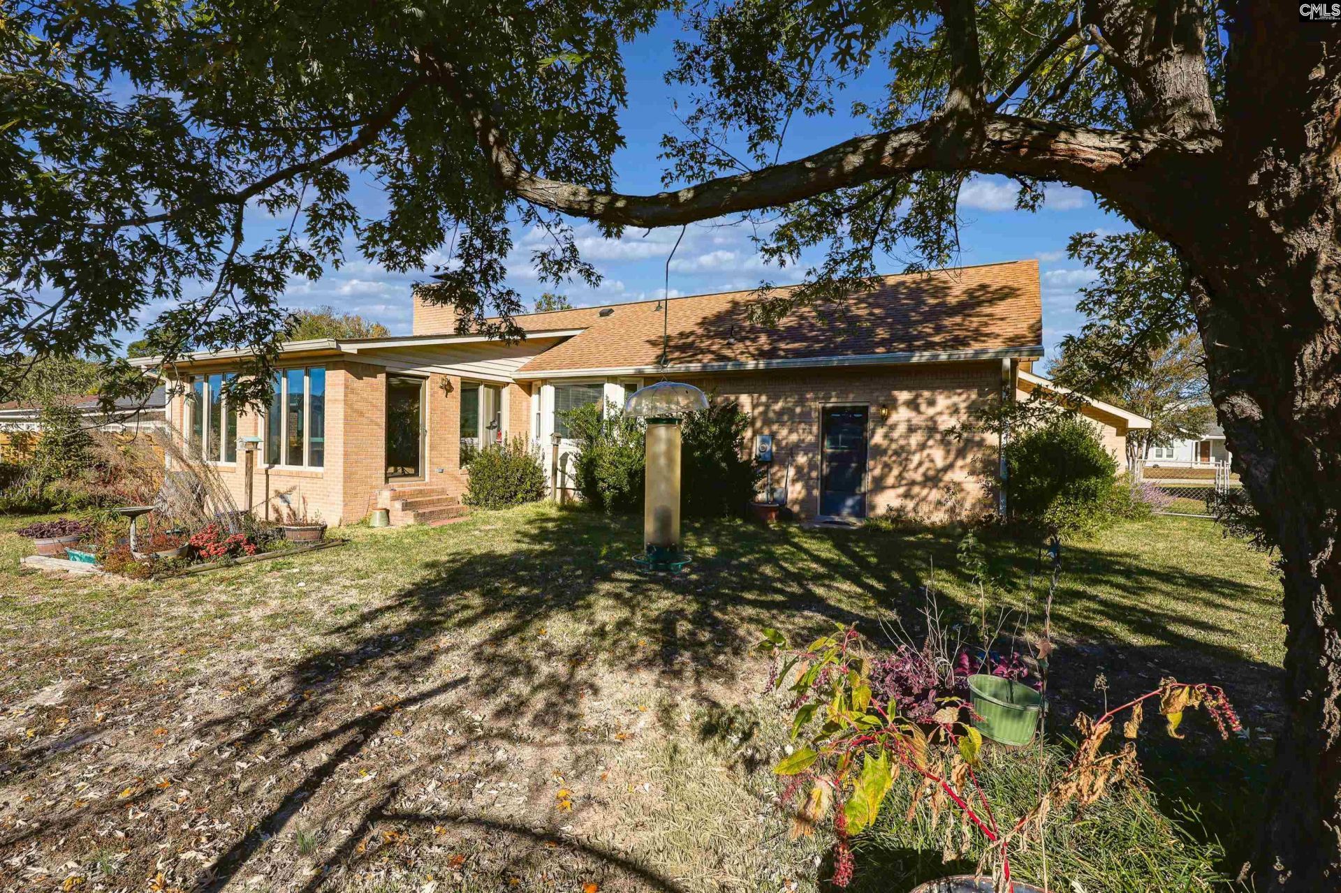 117 Springfield  Photo 38