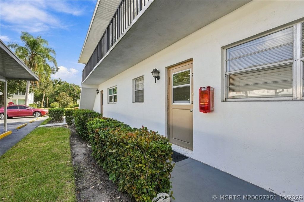 2950 SE Ocean Boulevard , Unit 5-2, Stuart, FL 34996 Photo