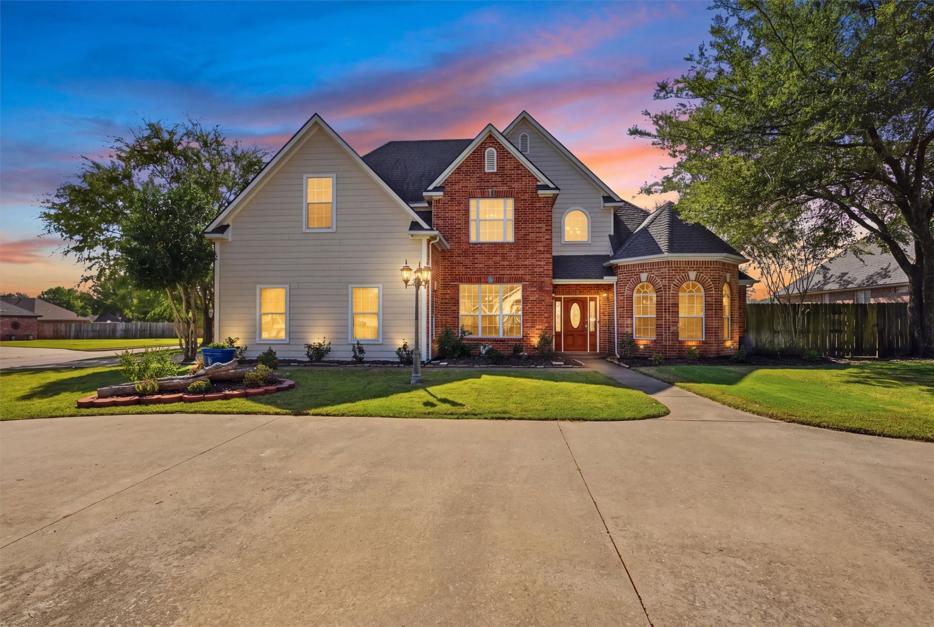 5914 Remington Circle S, Durant, OK 74701 Main Photo