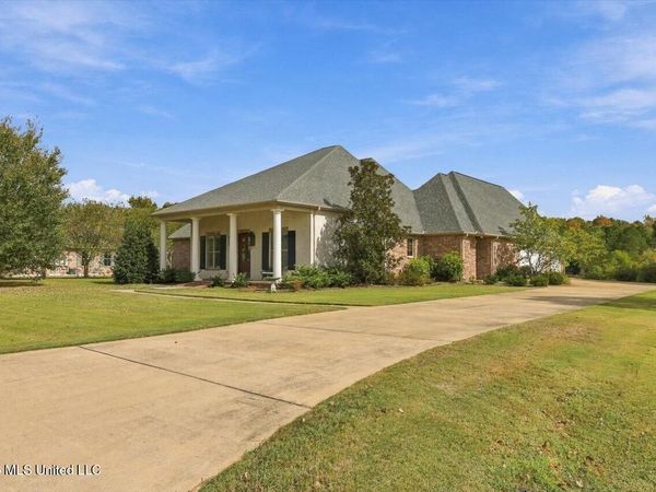 107 Bonne Vie Drive, Brandon, MS 39047