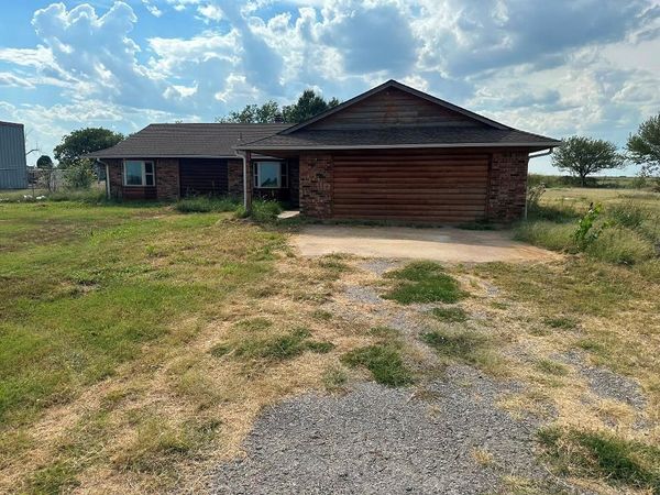 1898 N Highway 81 , Chickasha, OK 73018