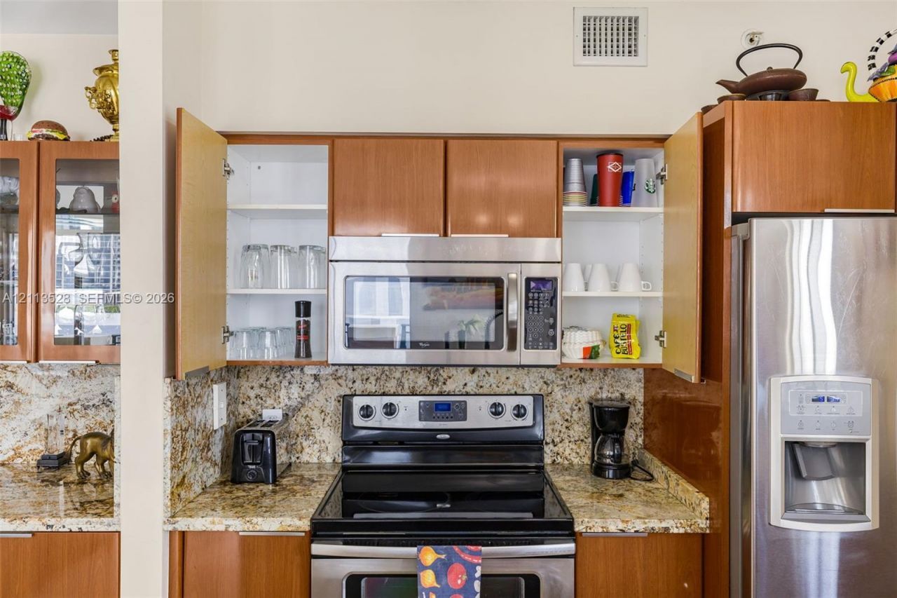 17555 Atlantic Blvd , Unit 1108, Sunny Isles Beach, FL 33160 Photo