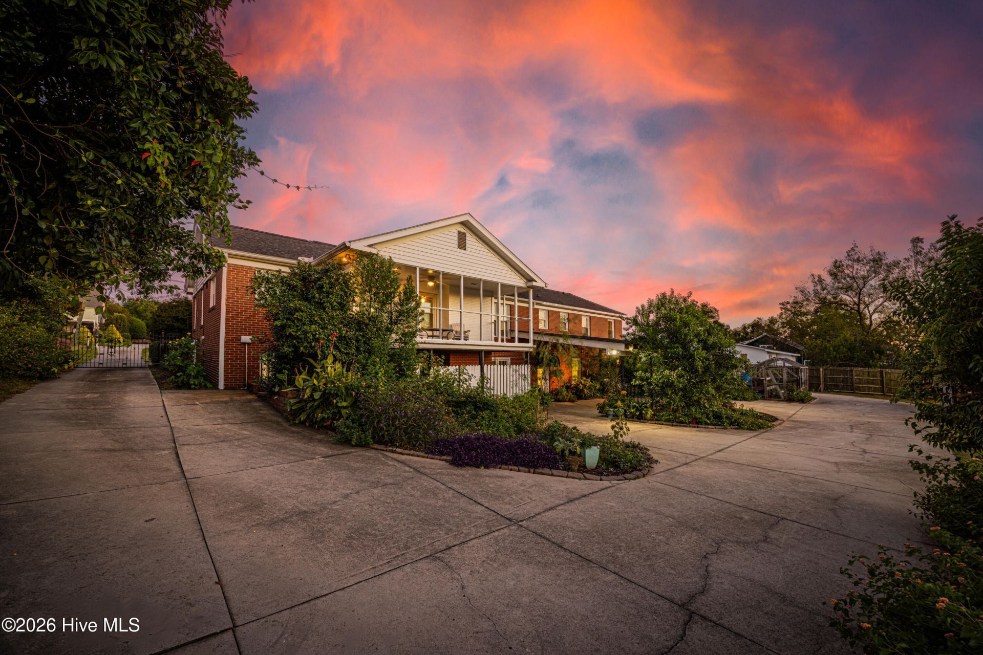 1006 Lake Avenue Photo 6