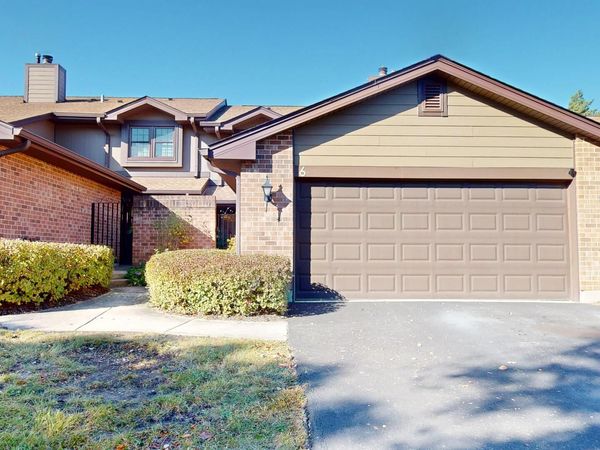 6 Indian Trail Drive , Westmont, IL 60559