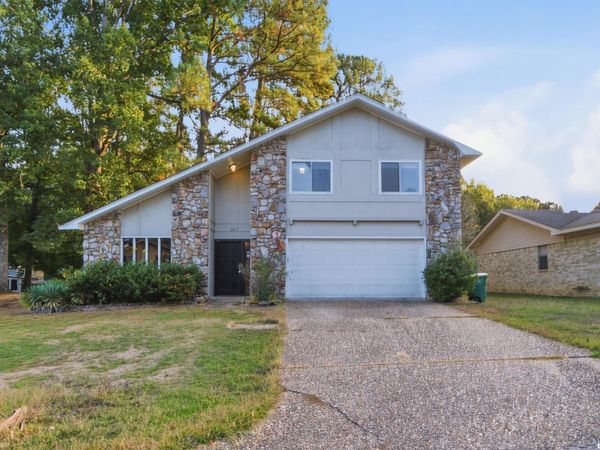 6817 Guinevere Dr, Little Rock, AR 72209