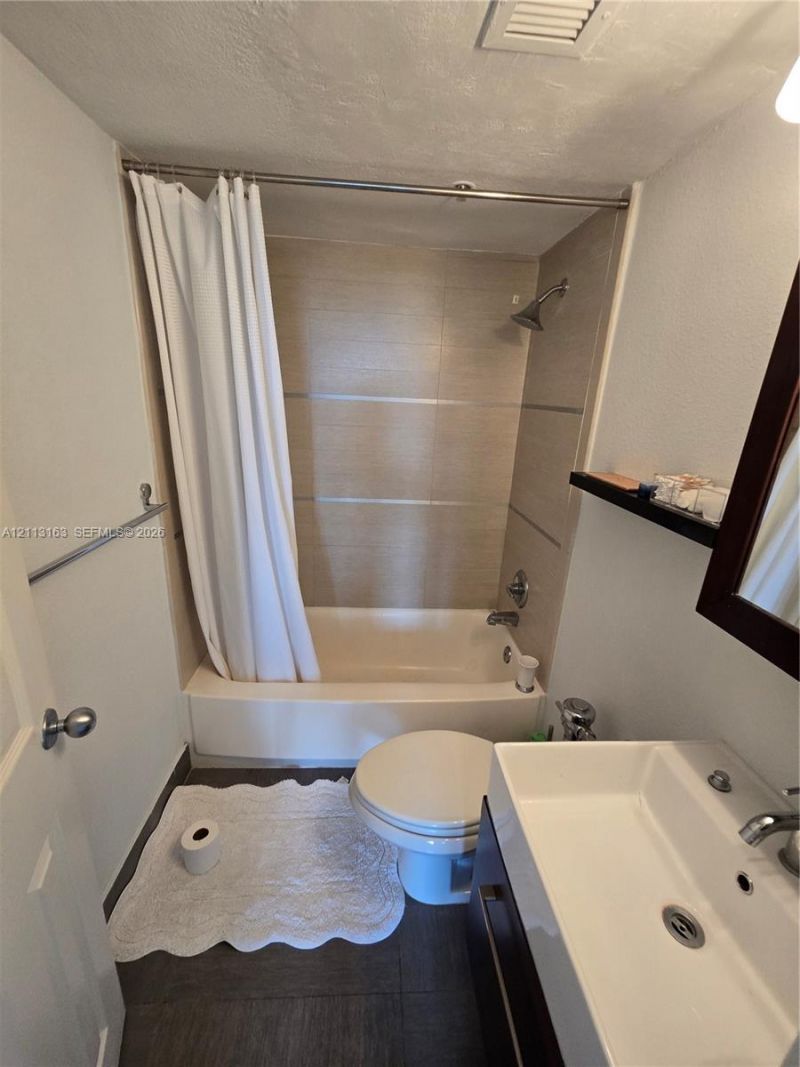 1500 Bay Rd , Unit 422S, Miami Beach, FL 33139 Photo