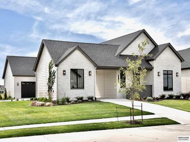 21101 Laurel Avenue, Elkhorn, NE 68022