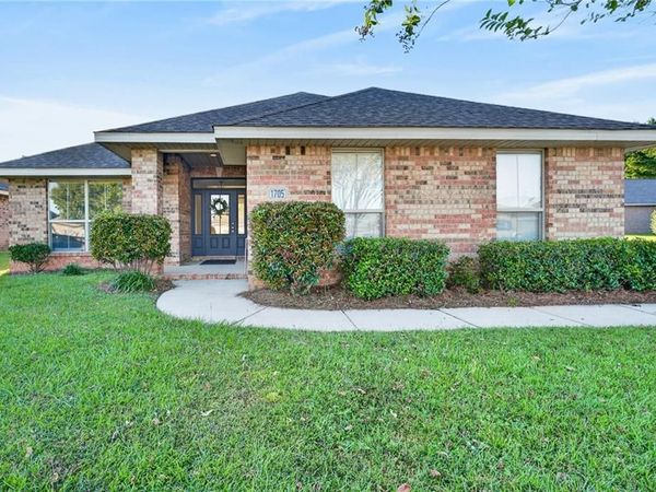 1705 Arcadia Drive, Foley, AL 36535