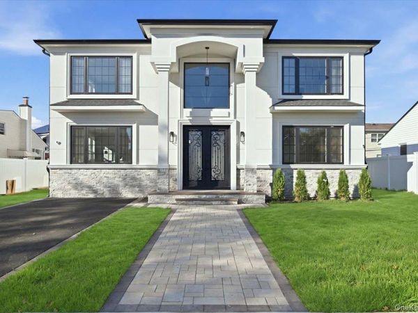 10 Terry Street , Hicksville, NY 11801