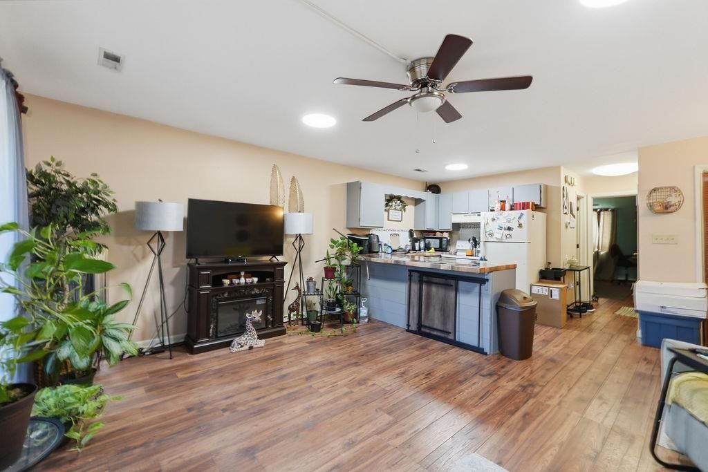 500 Fairway Village Dr.  Photo 10