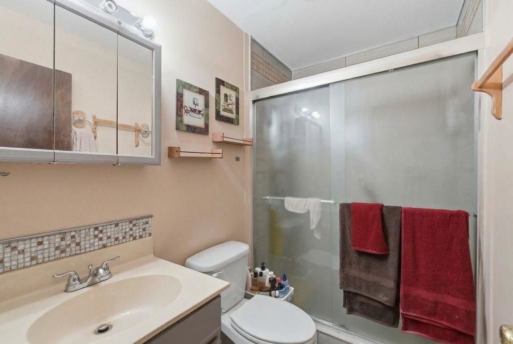 500 Fairway Village Dr.  Photo 17