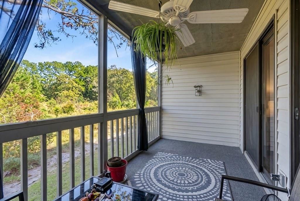 500 Fairway Village Dr.  Photo 21