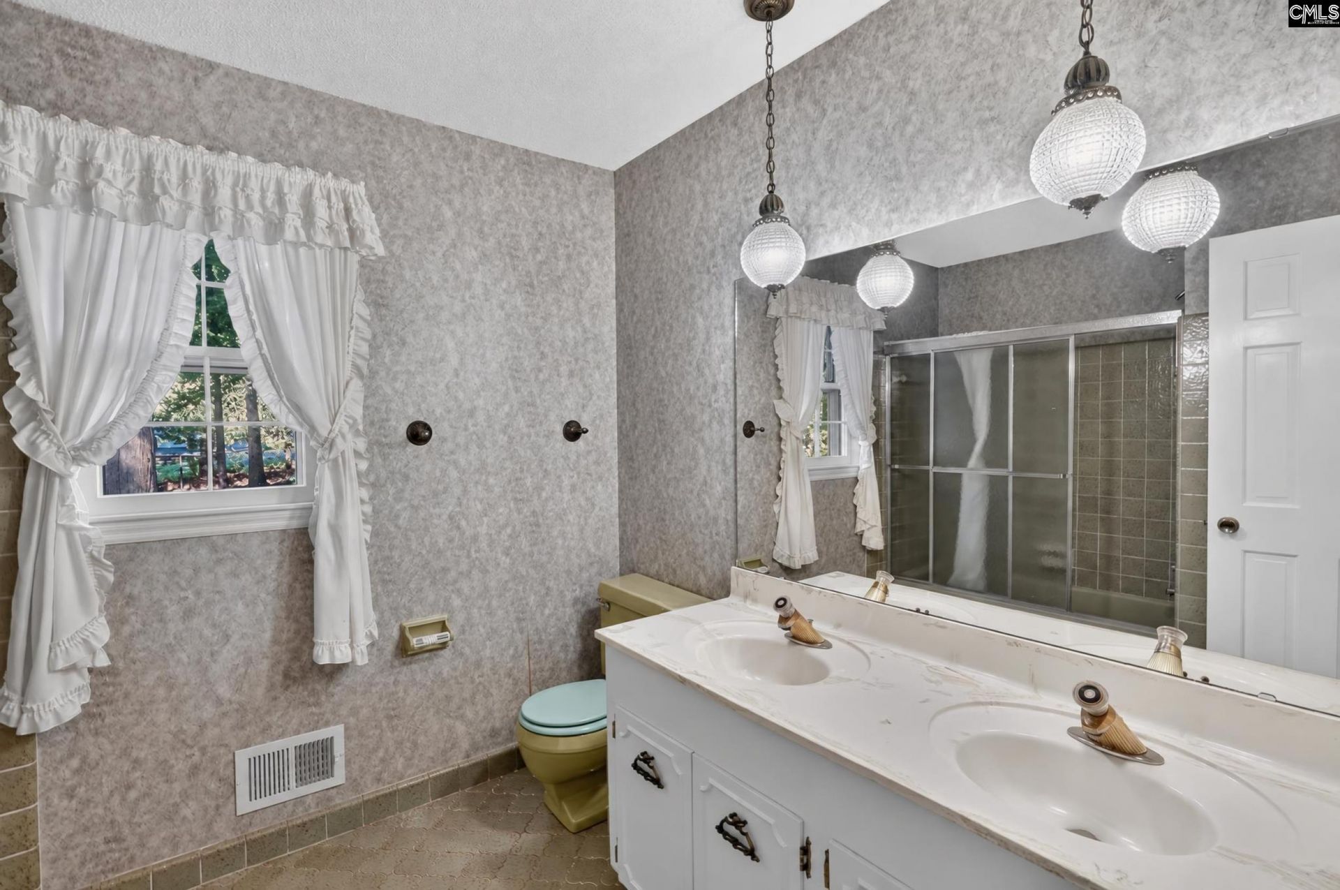 500 White Falls Drive  Photo 21