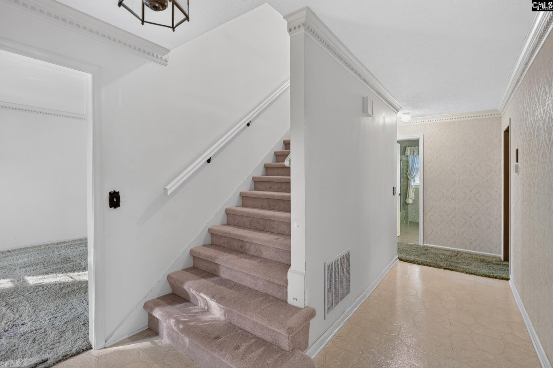 500 White Falls Drive  Photo 4