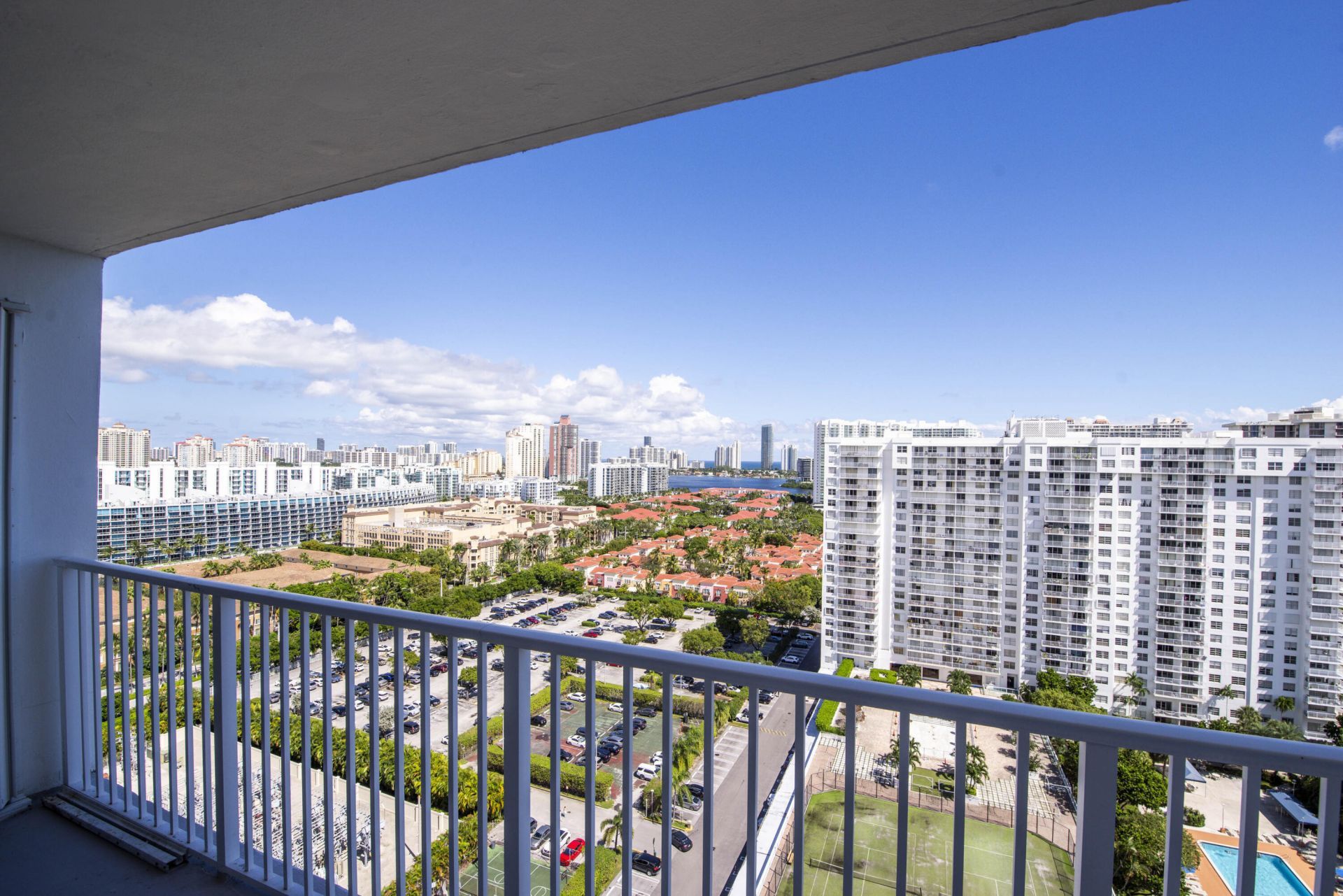 2801 NE 183rd Street, Unit 2104W, Aventura, FL 33160 Photo