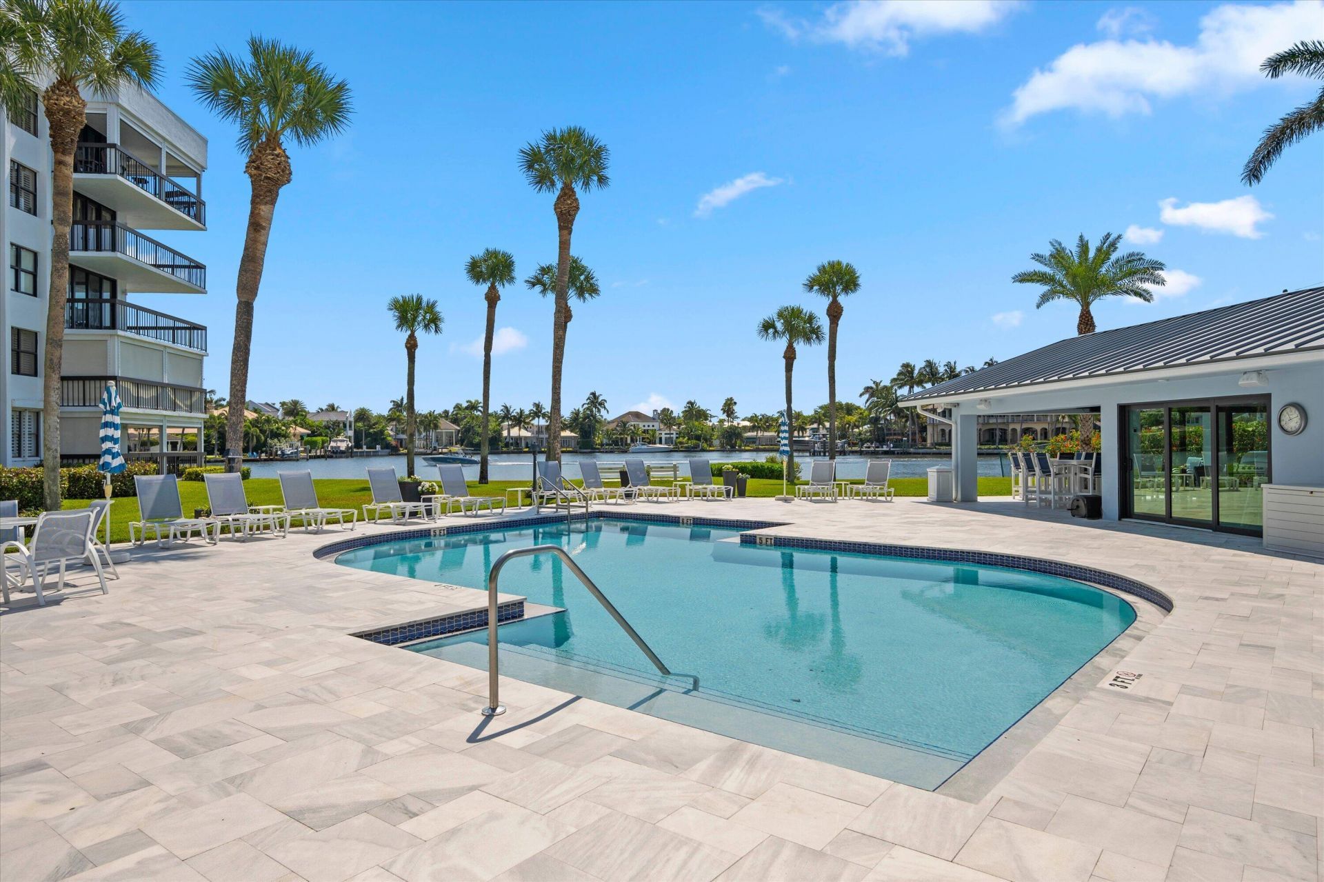 611 SE 7th Street, Unit PH-5, Delray Beach, FL 33483 Photo