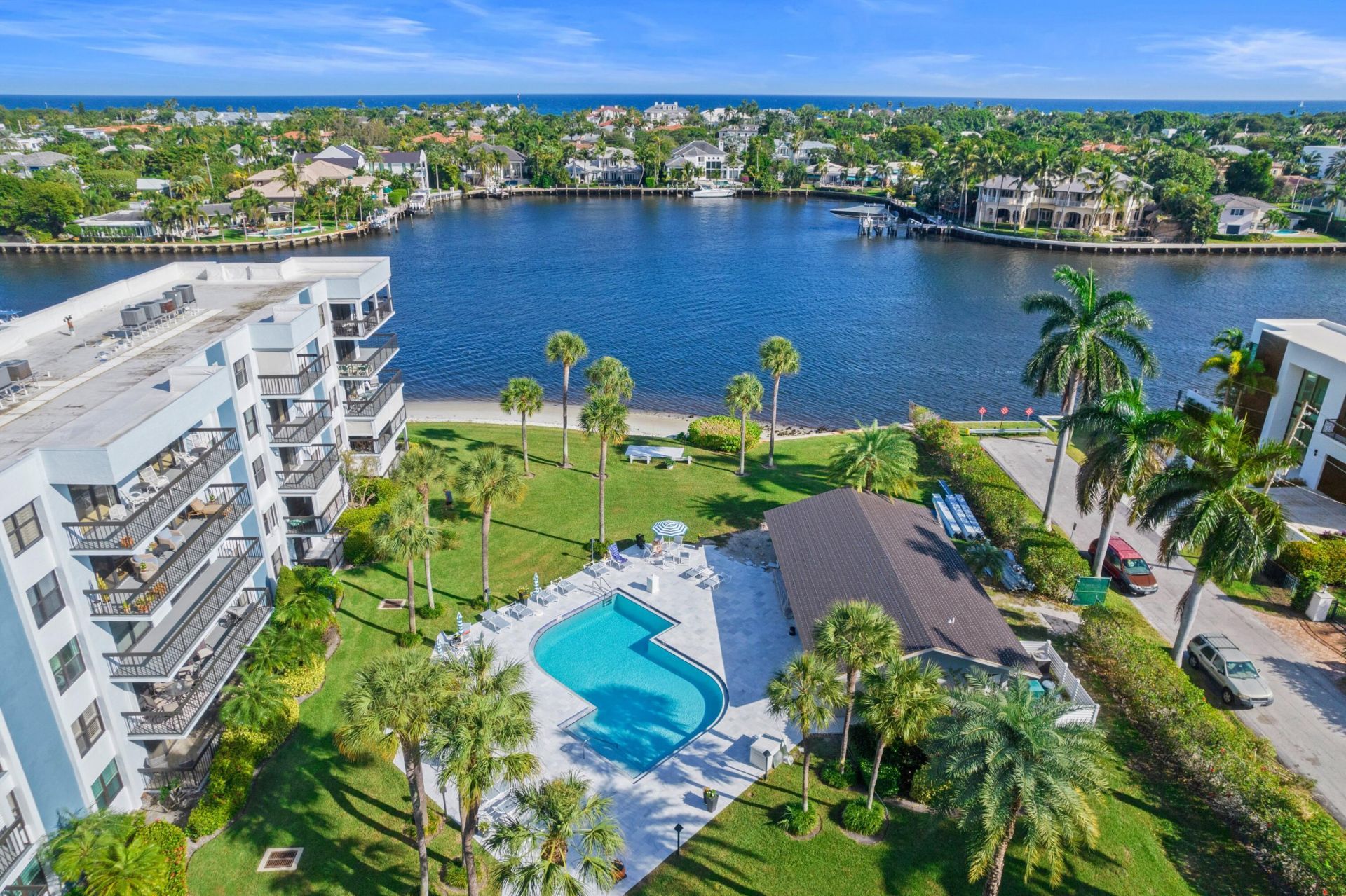 611 SE 7th Street, Unit PH-5, Delray Beach, FL 33483 Photo