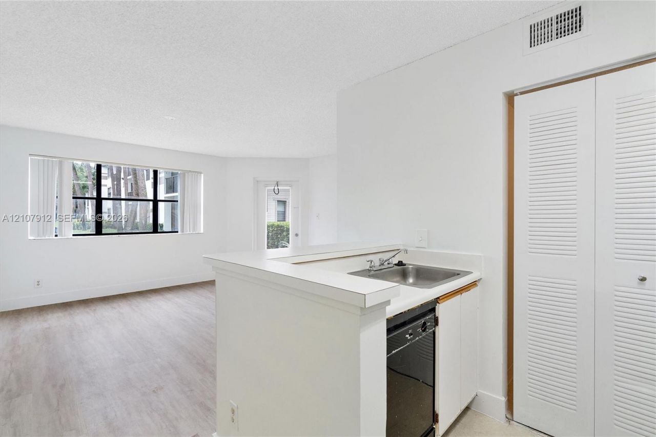 540 S Park Rd , Unit 112-9, Hollywood, FL 33021 Photo