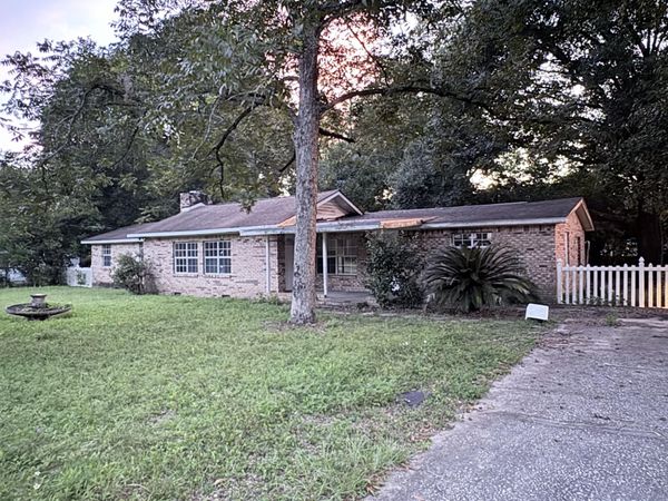 656 Mcclelland Street, Crestview, FL 32536