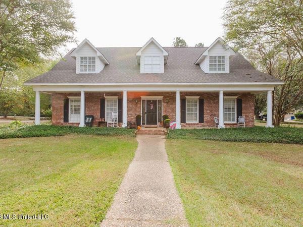 438 Forest Lake Place, Madison, MS 39110