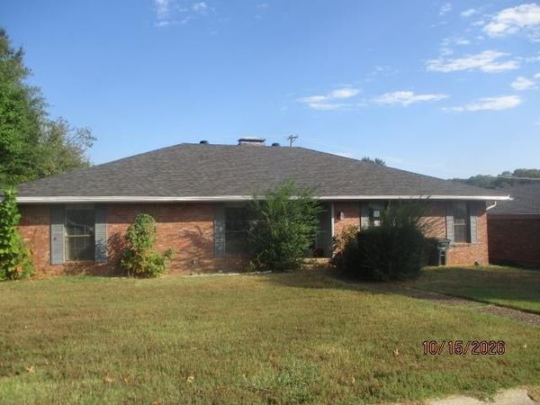 802 Grosvenor Dr , Sherwood, AR 72120