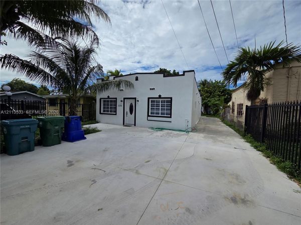 2235 NW 35th St, Miami, FL 33142
