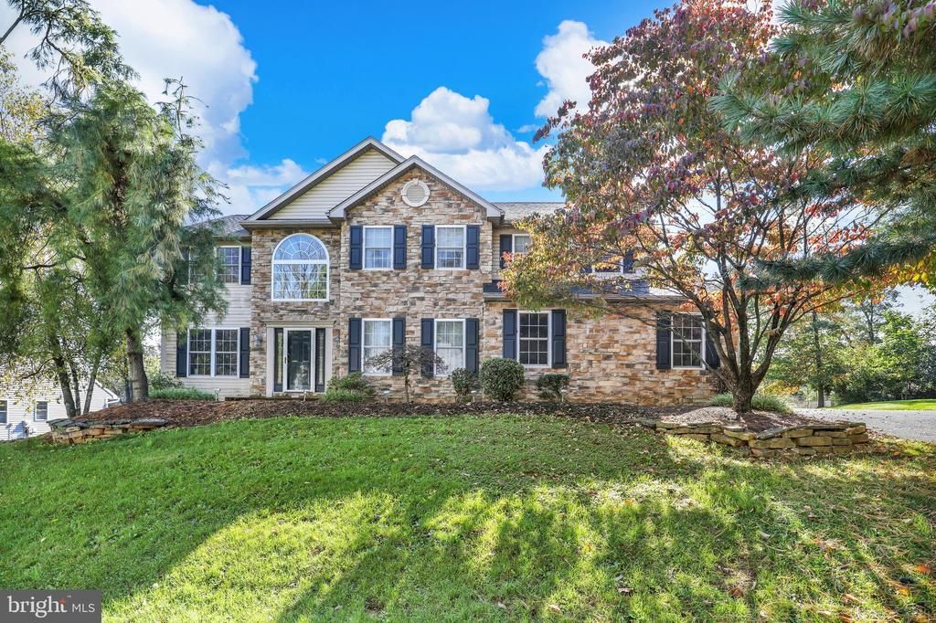 371 MARTINS ROAD, SINKING SPRING, PA 19608