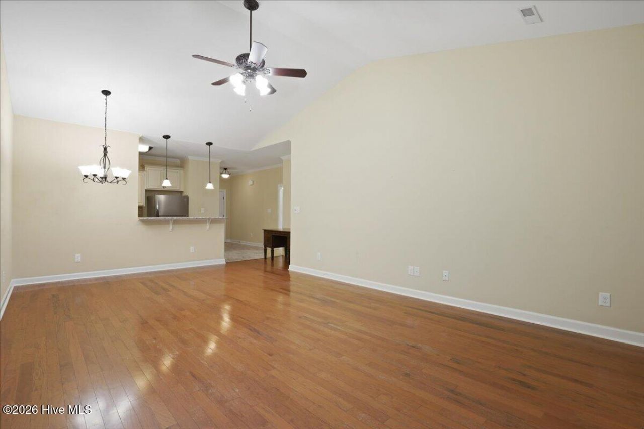 141 Oxford Drive  Photo 10