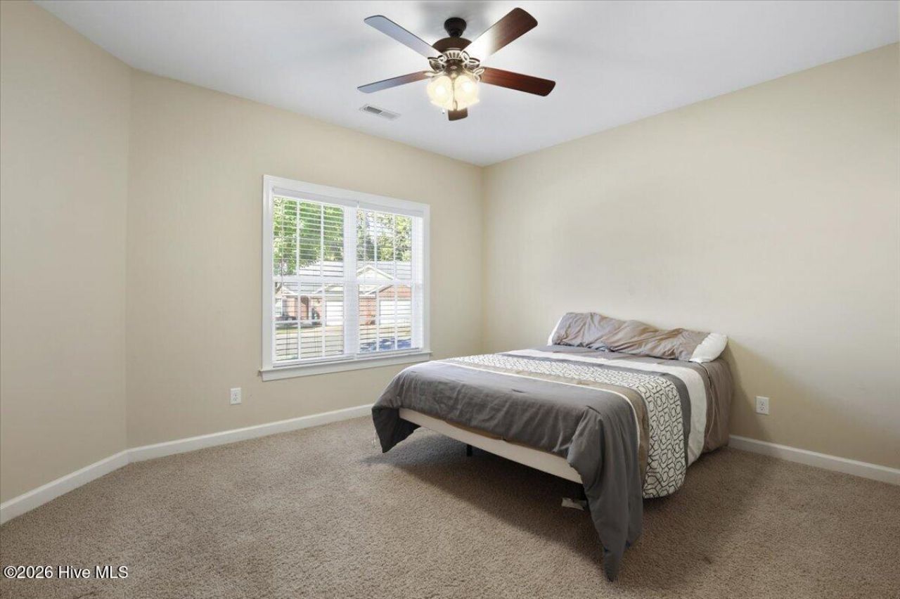 141 Oxford Drive  Photo 15