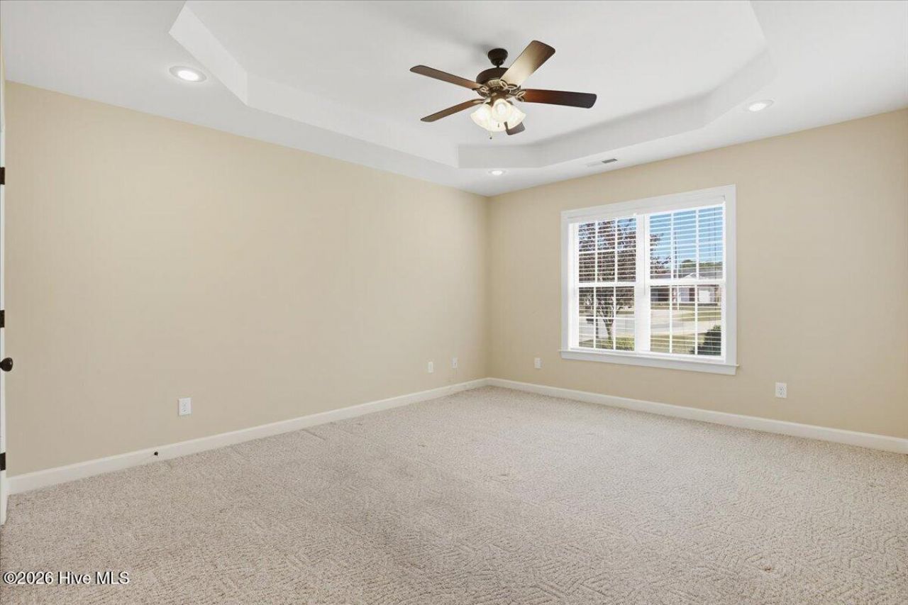 141 Oxford Drive  Photo 18