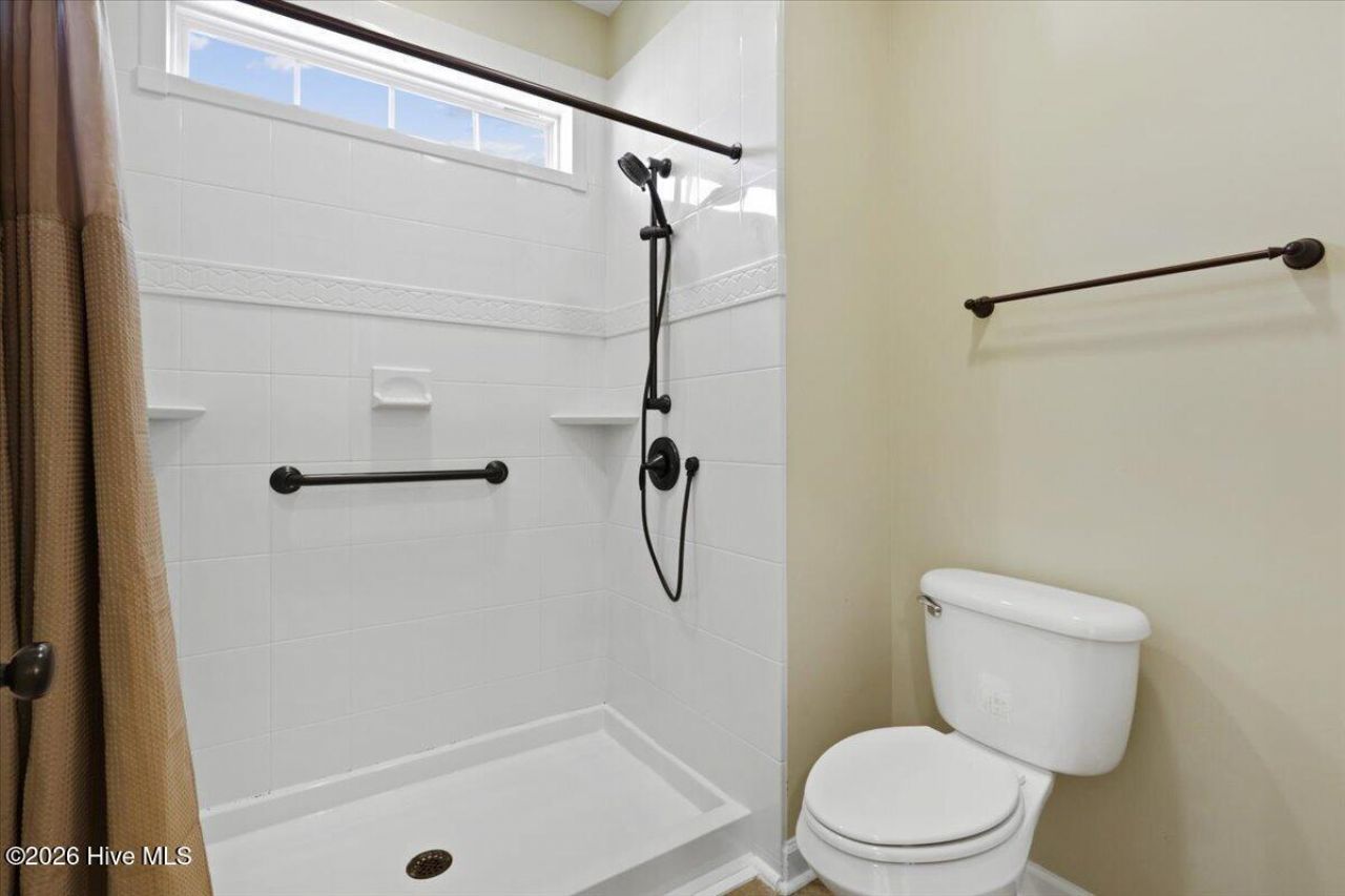 141 Oxford Drive  Photo 21