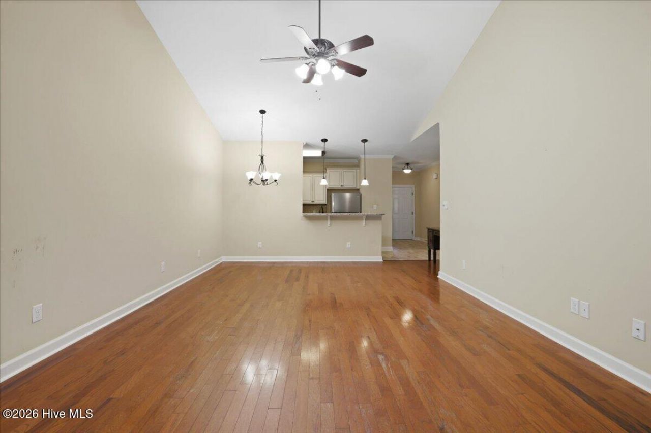 141 Oxford Drive  Photo 9