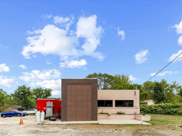 1445 Massillon Road , Akron, OH 44306