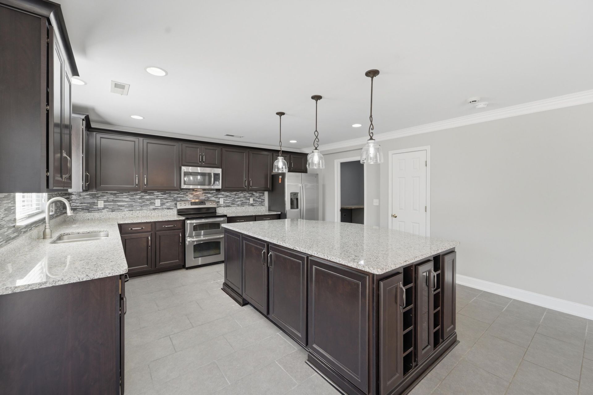 351 Albrighton Way Photo 13