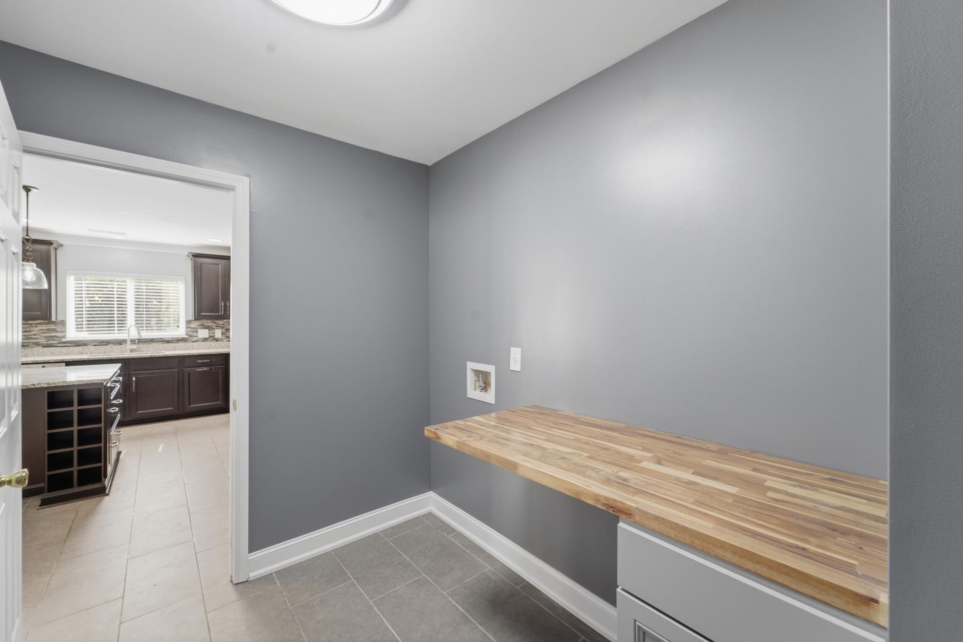 351 Albrighton Way Photo 17
