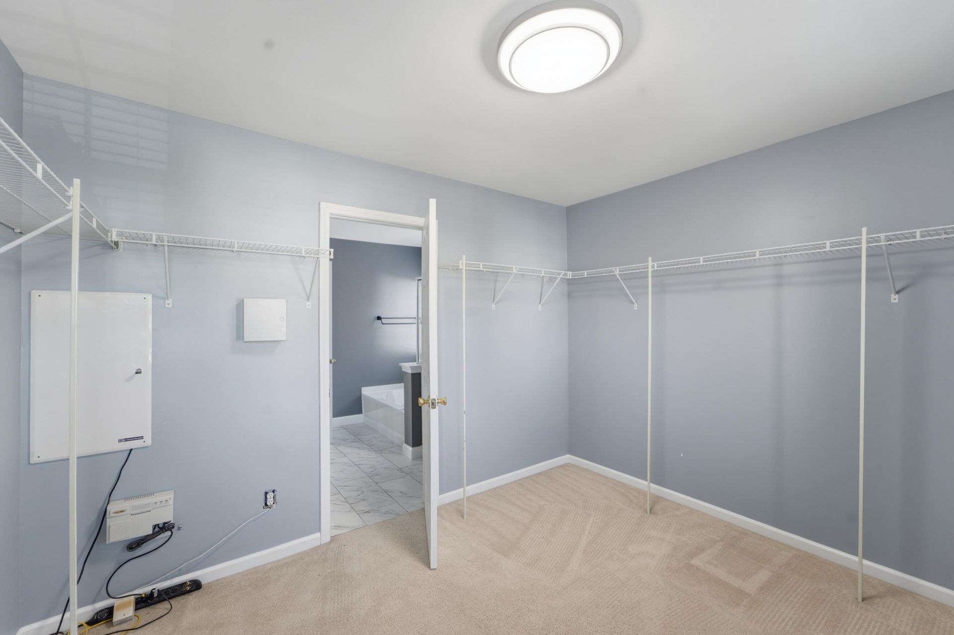 351 Albrighton Way Photo 30