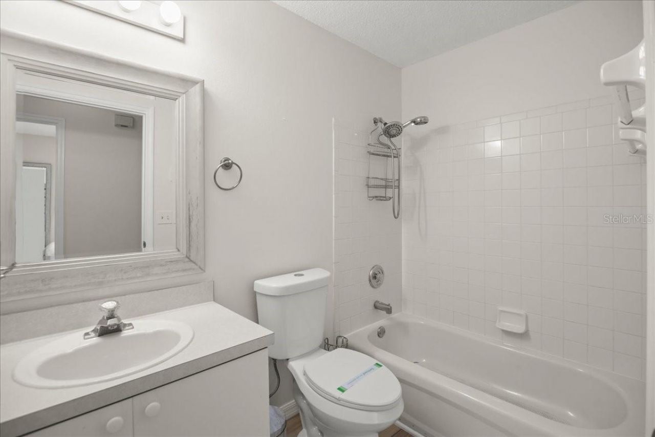 2201 54th Avenue Drive W, Bradenton, FL 34207 Photo