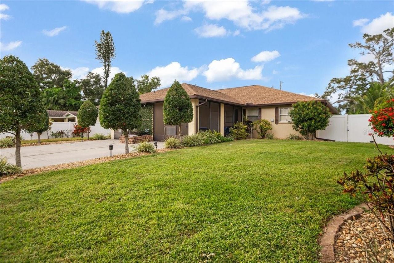 2201 54th Avenue Drive W, Bradenton, FL 34207 Photo