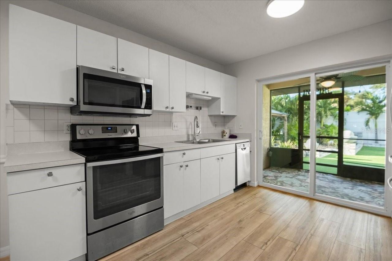 2201 54th Avenue Drive W, Bradenton, FL 34207 Photo