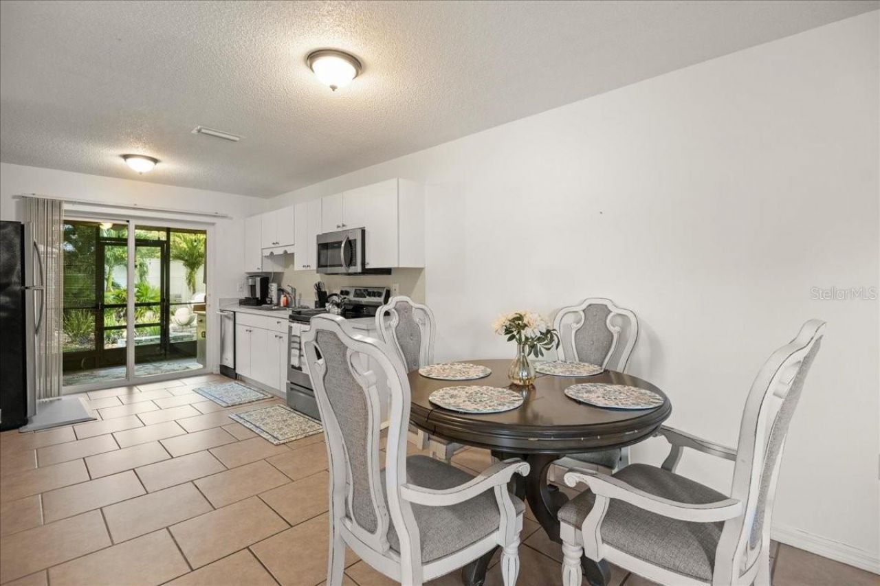 2201 54th Avenue Drive W, Bradenton, FL 34207 Photo