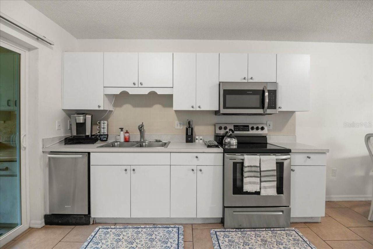 2201 54th Avenue Drive W, Bradenton, FL 34207 Photo