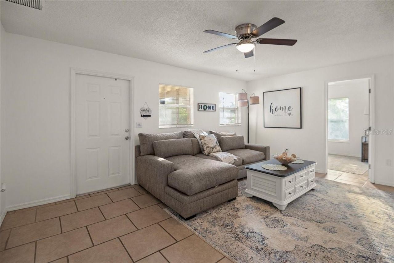2201 54th Avenue Drive W, Bradenton, FL 34207 Photo