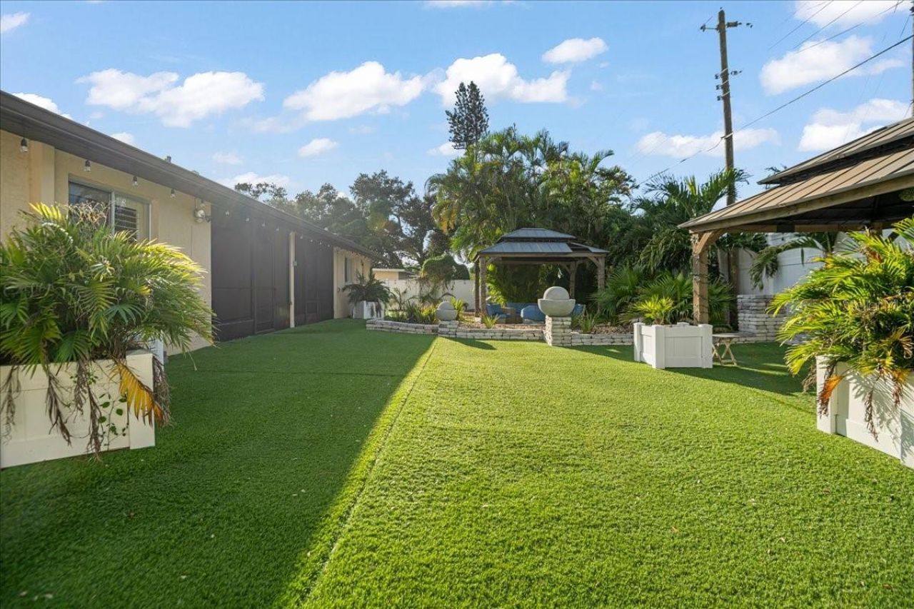 2201 54th Avenue Drive W, Bradenton, FL 34207 Photo
