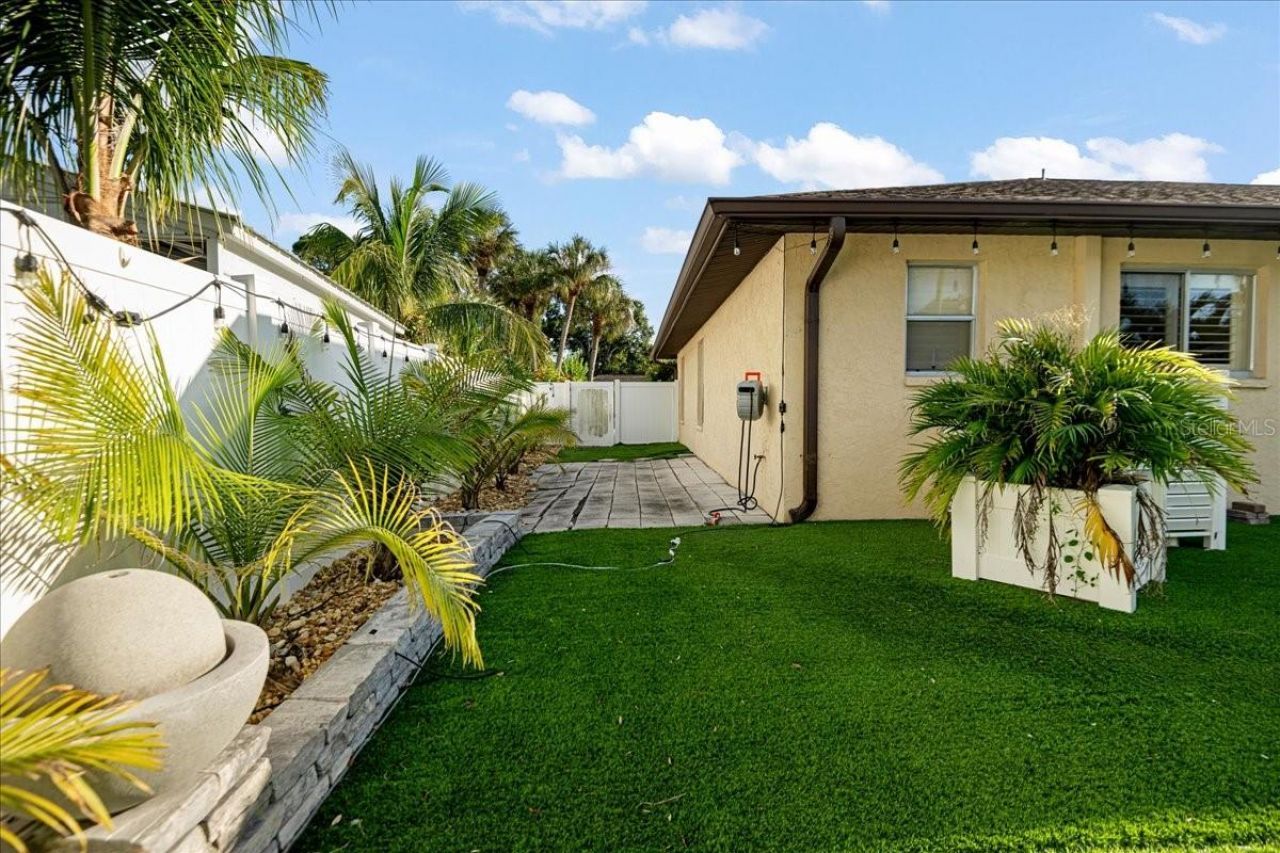 2201 54th Avenue Drive W, Bradenton, FL 34207 Photo