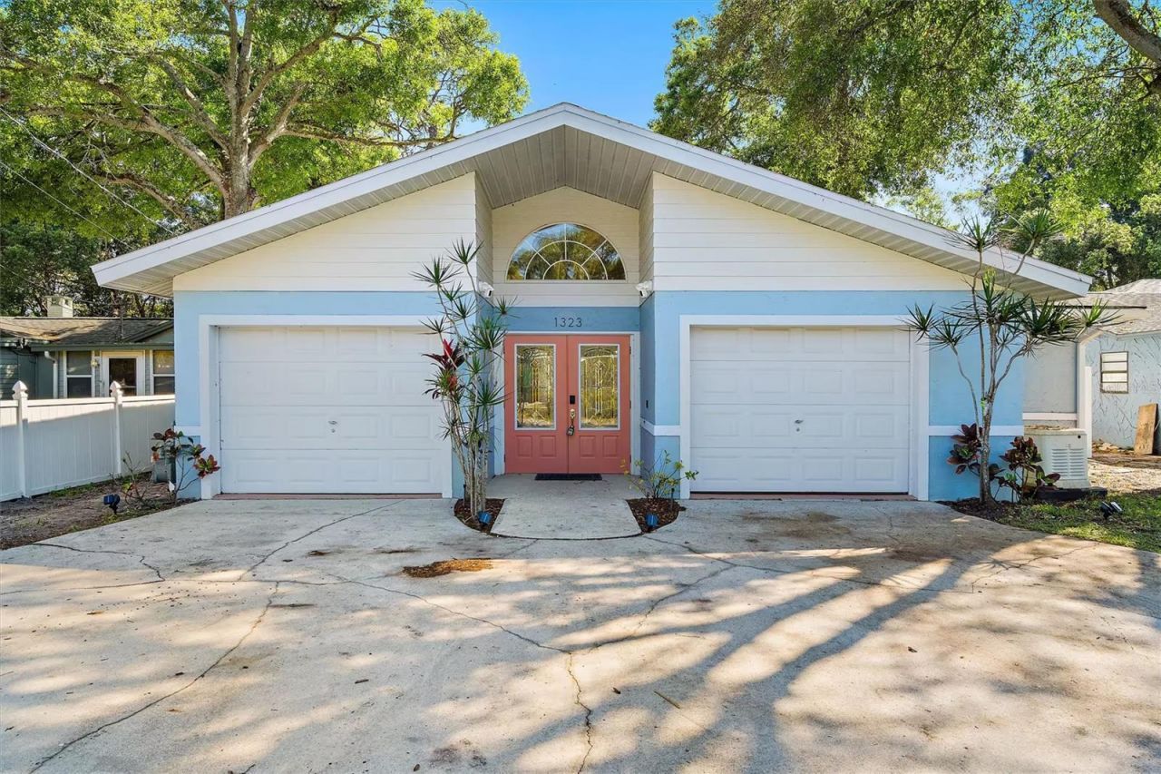 1323 Pine Avenue Nw, Largo, FL 33770 Main Photo