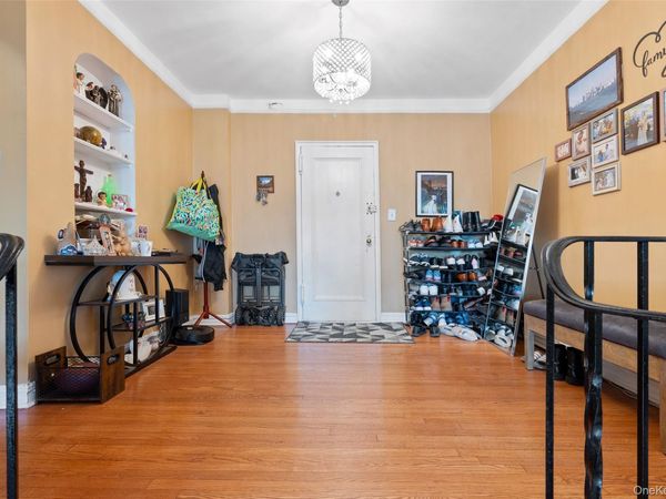 84-49 168th , Unit 2U, Jamaica Estates, NY 11432